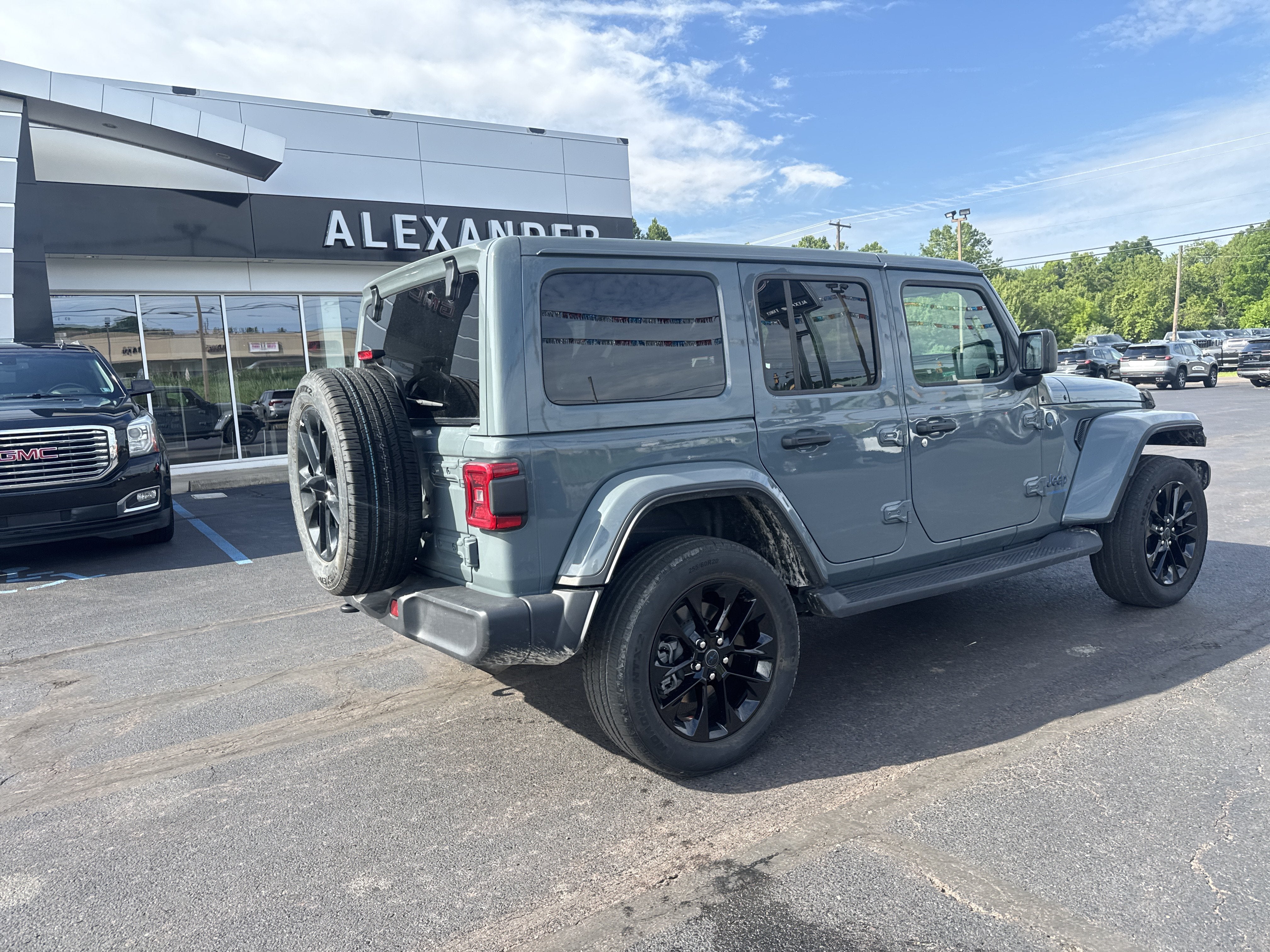 2025 Jeep Wrangler 4xe Sahara