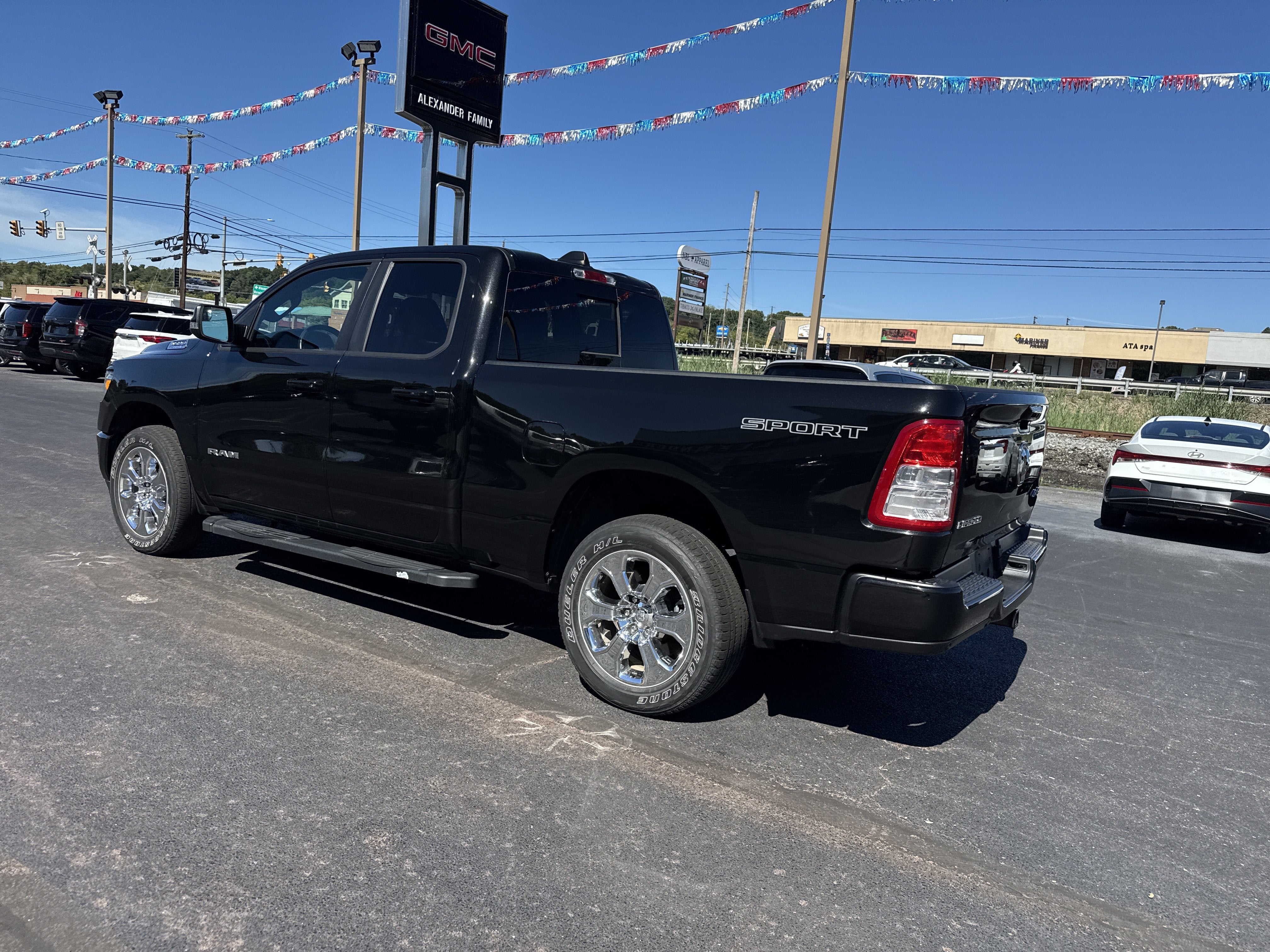 2022 RAM 1500 Big Horn Quad Cab 4x4 6'4" Box