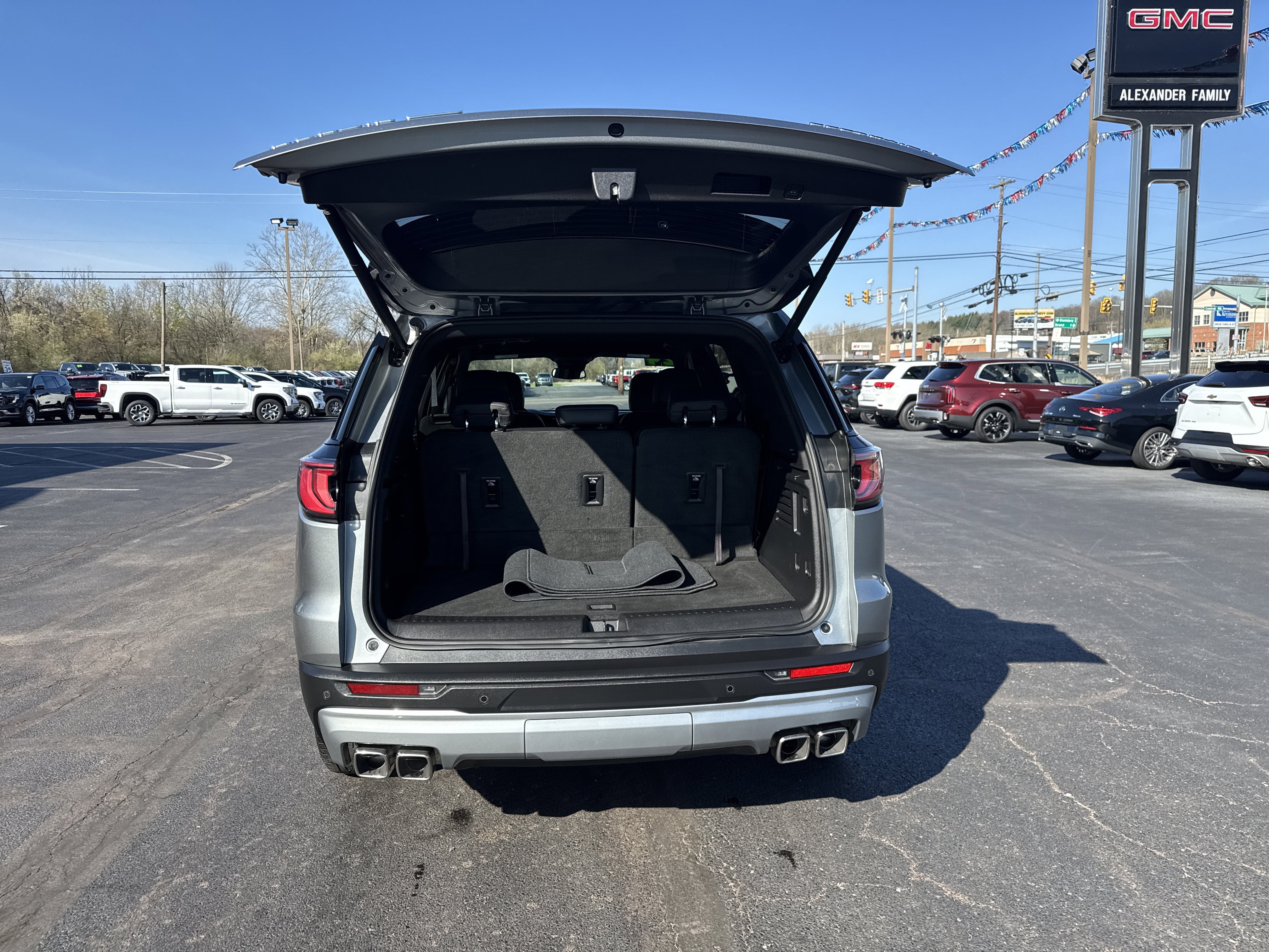 2024 GMC Acadia Elevation