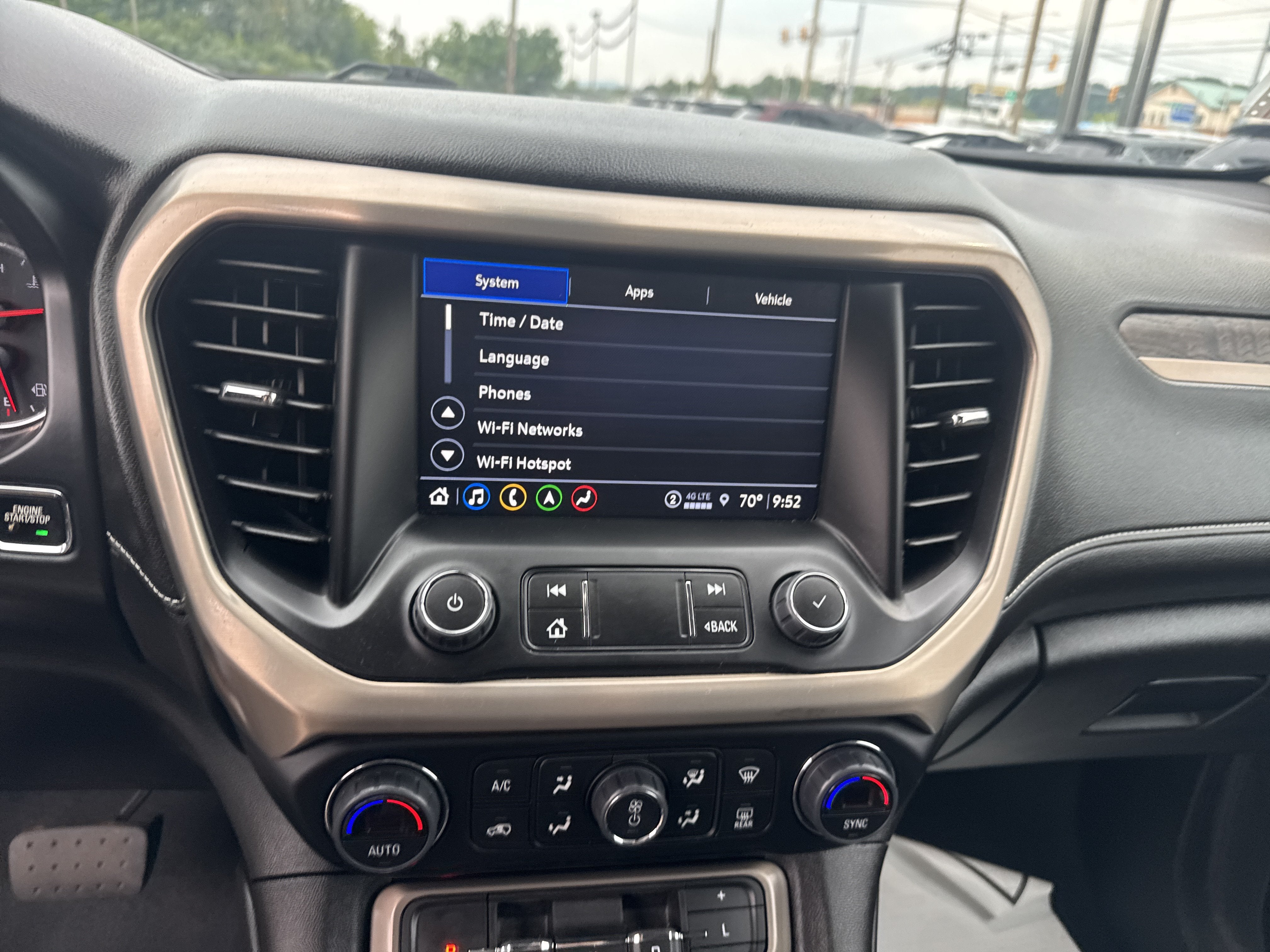 2023 GMC Acadia Denali