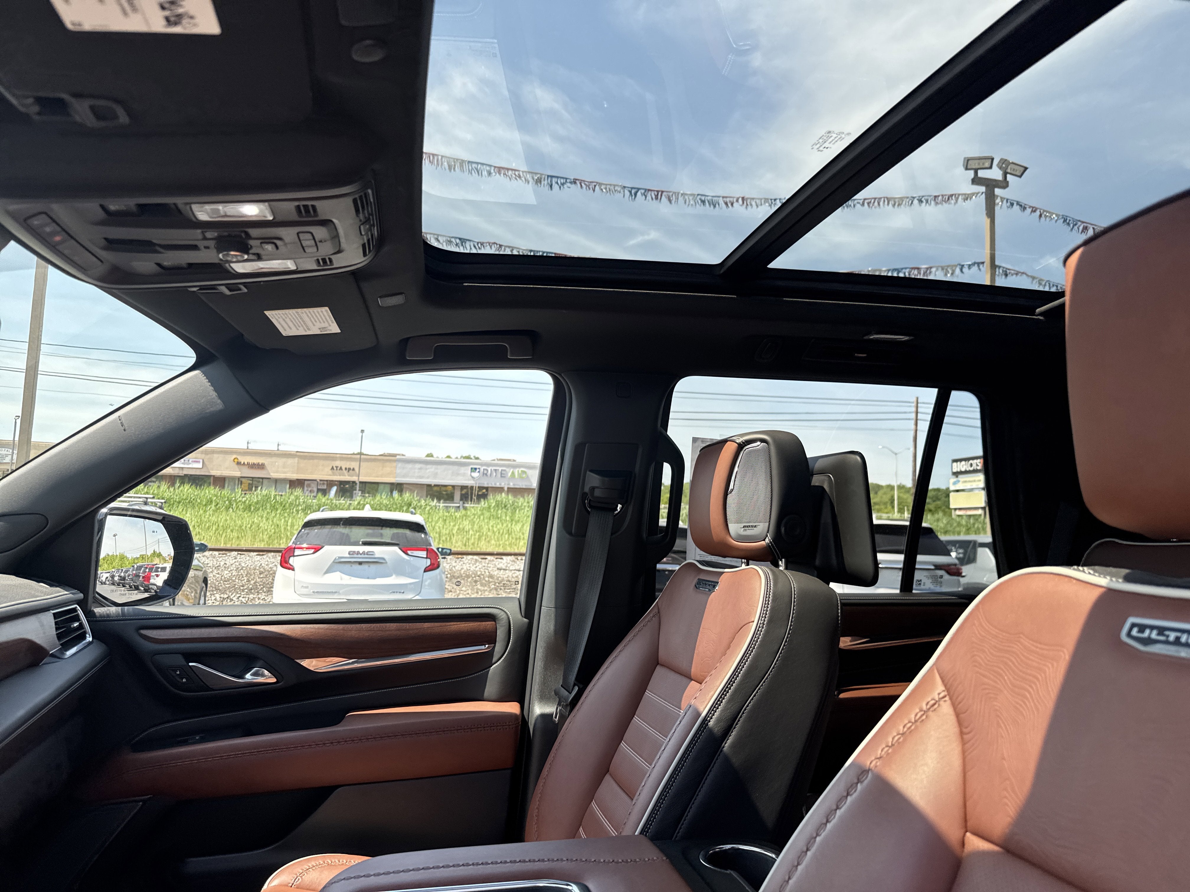 2023 GMC Yukon Denali Ultimate