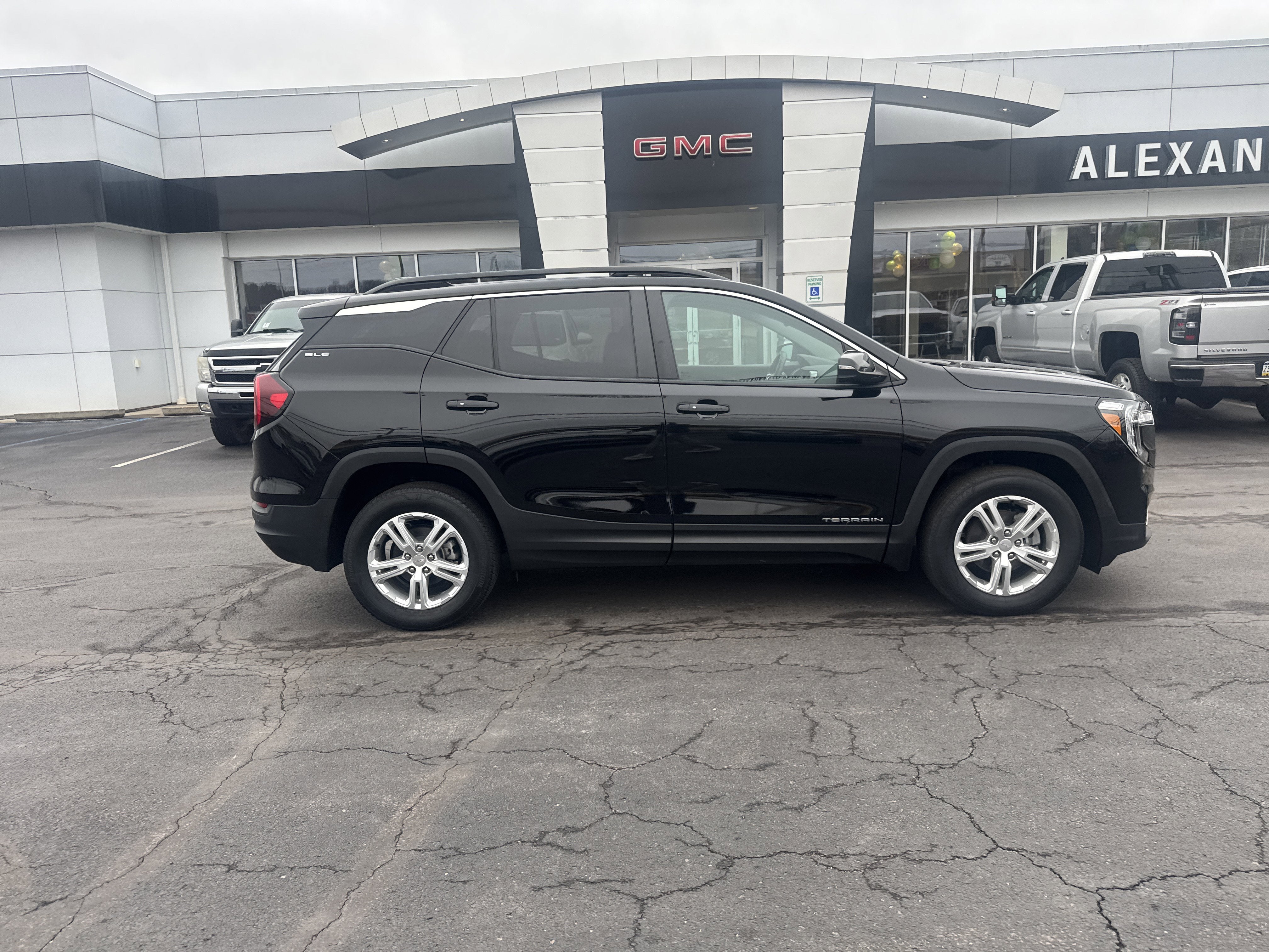 2022 GMC Terrain SLE