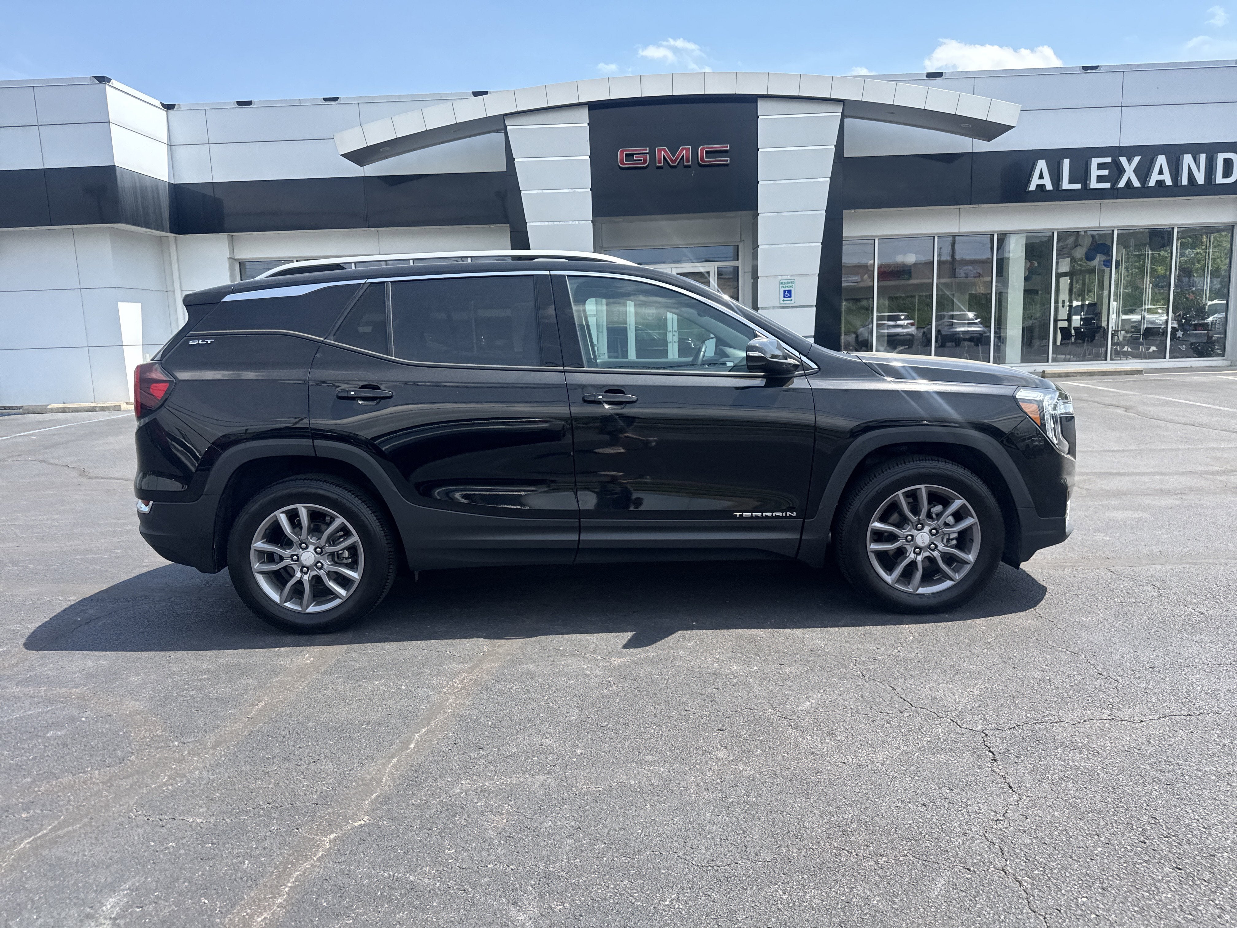 2023 GMC Terrain SLT