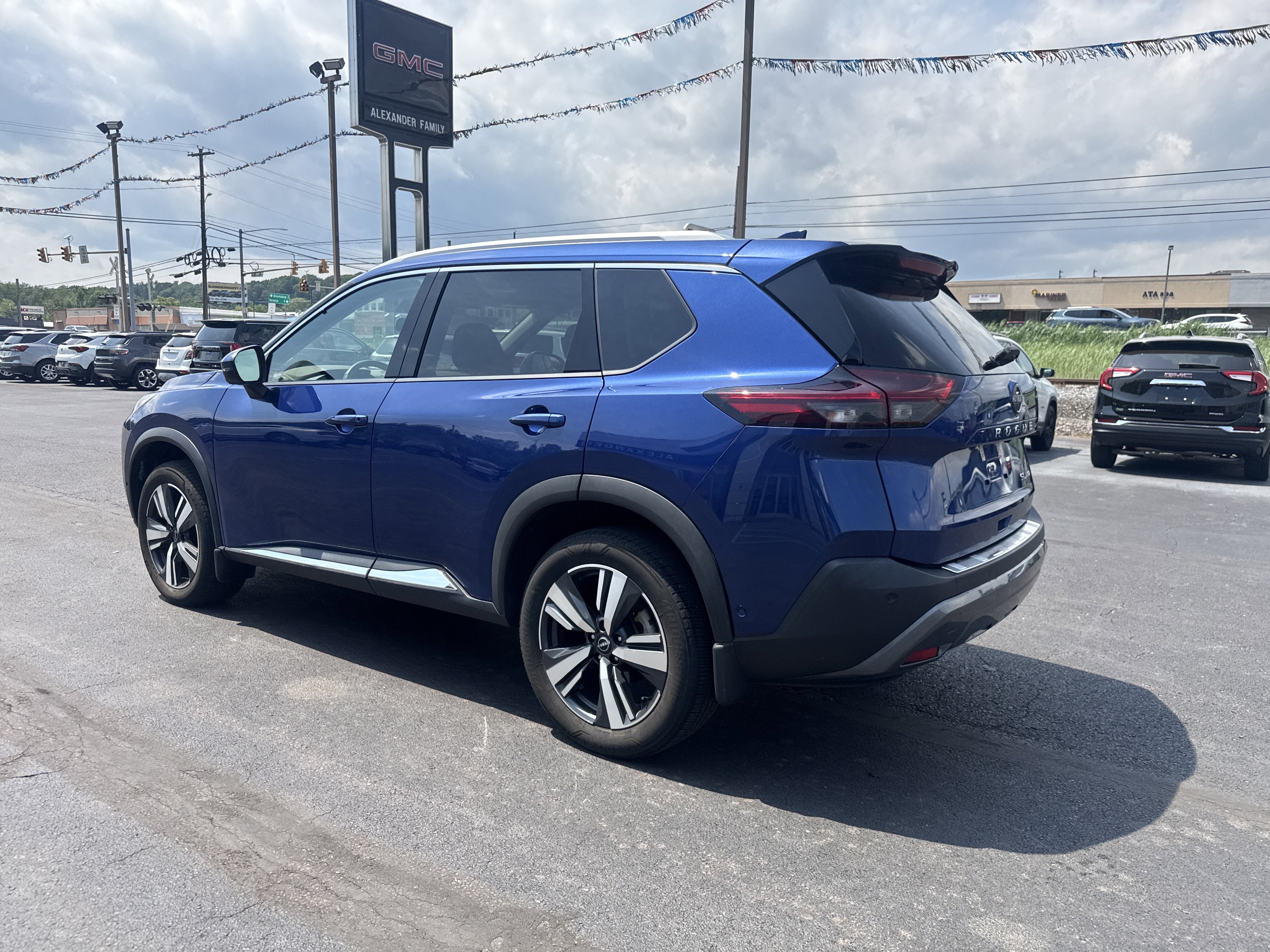 2023 Nissan Rogue SL