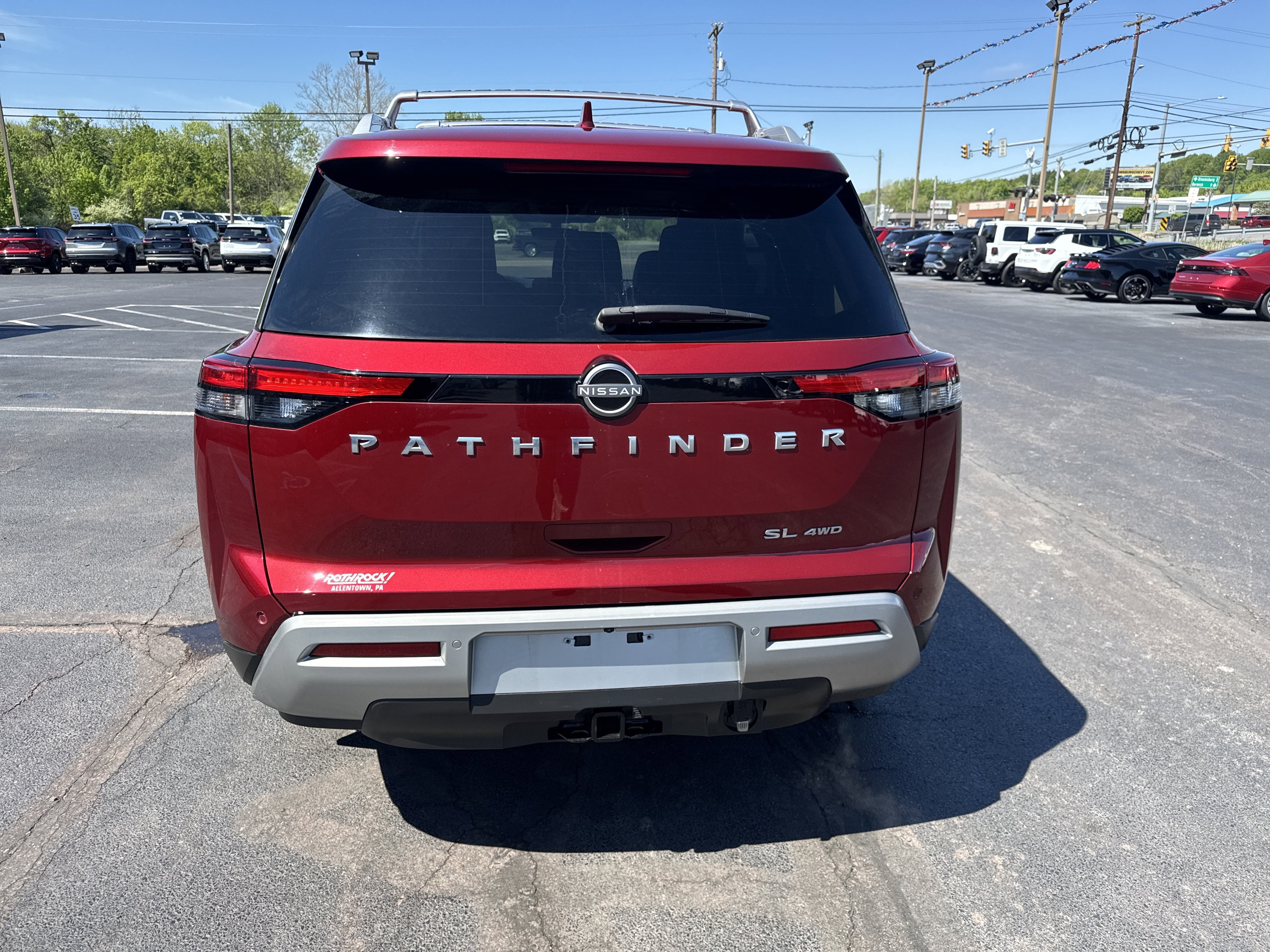 2023 Nissan Pathfinder SL