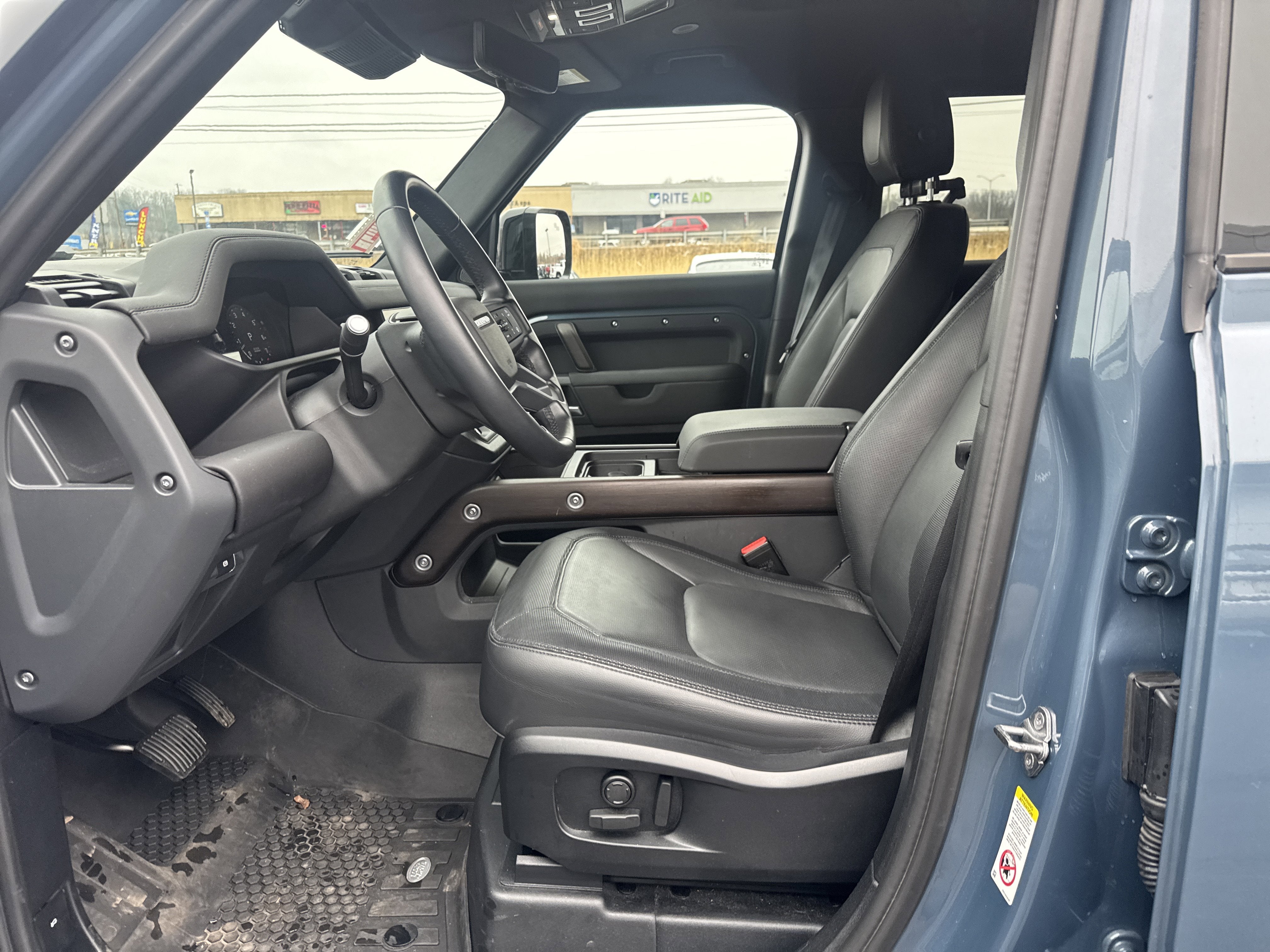 2024 Land Rover Defender X-Dynamic SE