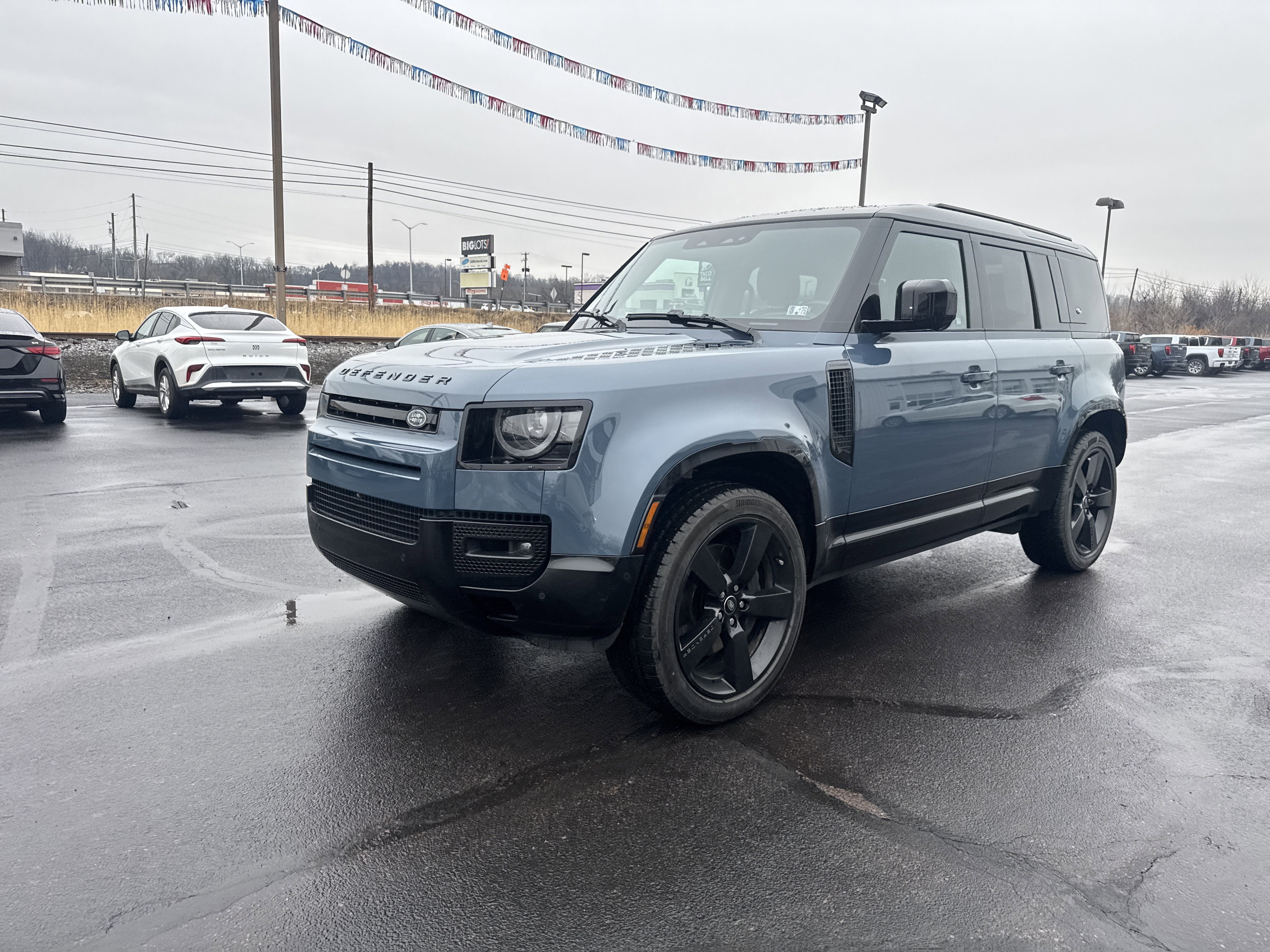 2024 Land Rover Defender X-Dynamic SE