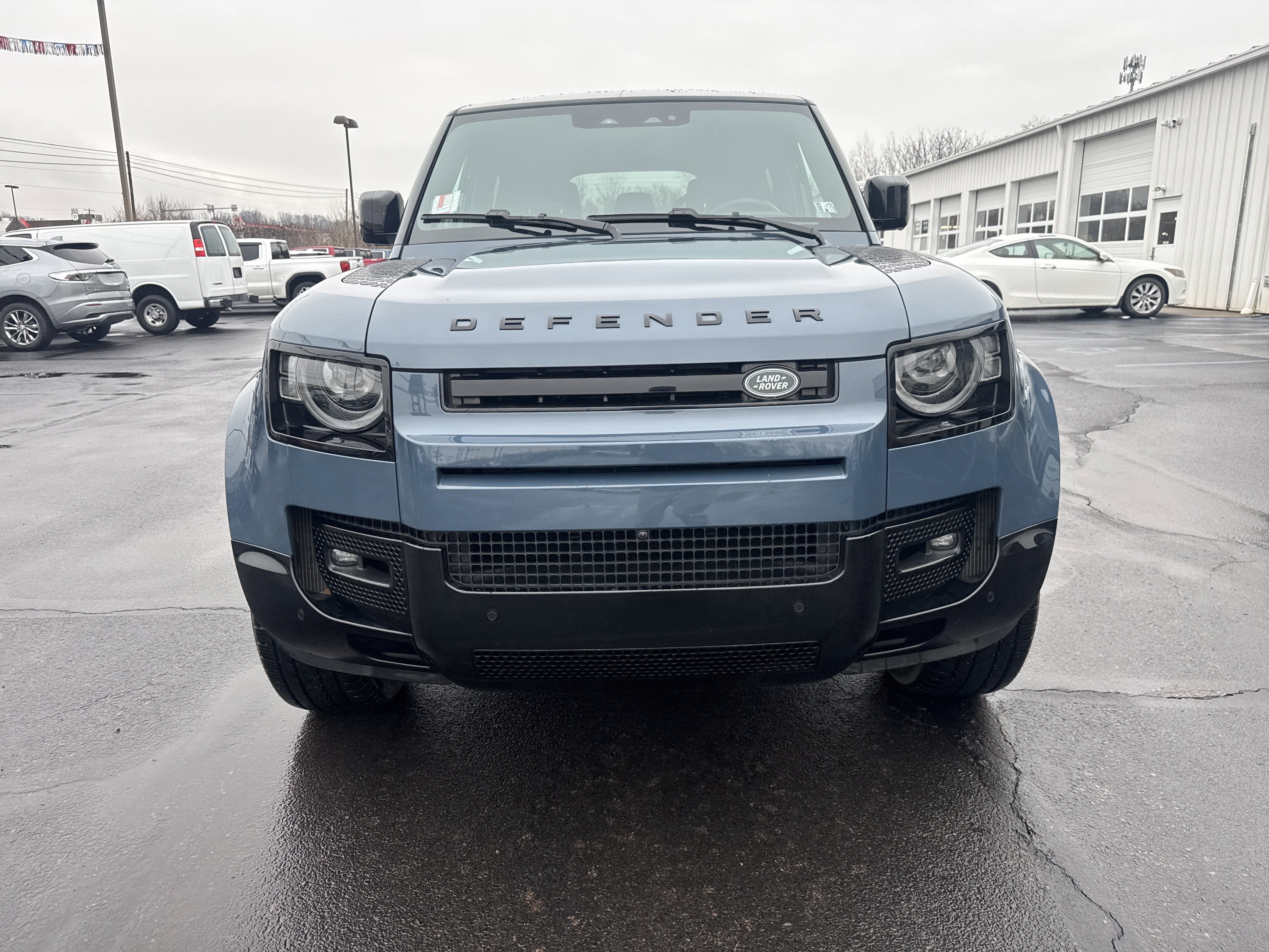 2024 Land Rover Defender X-Dynamic SE