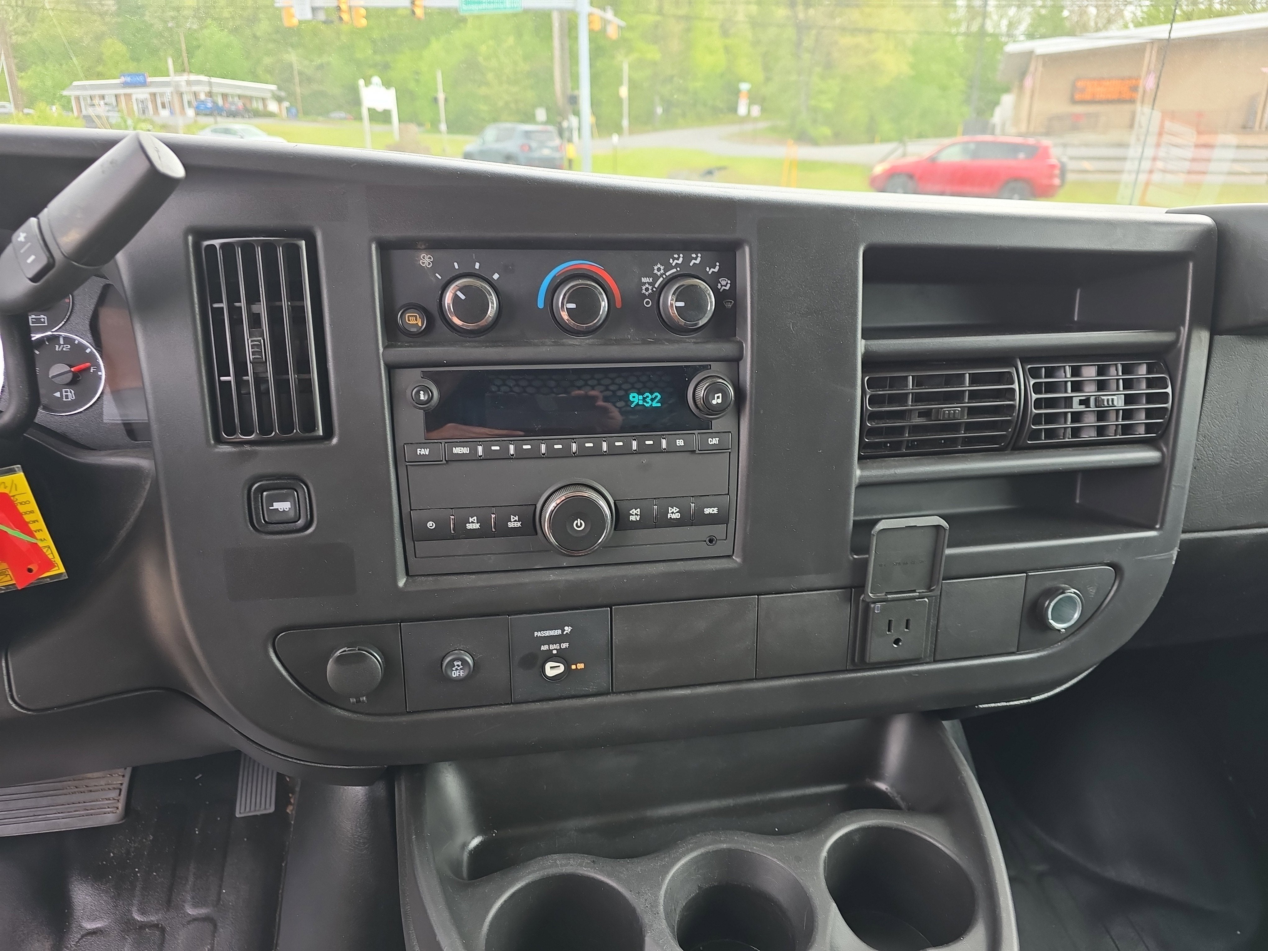 2024 Chevrolet Express Cargo 2500 WT