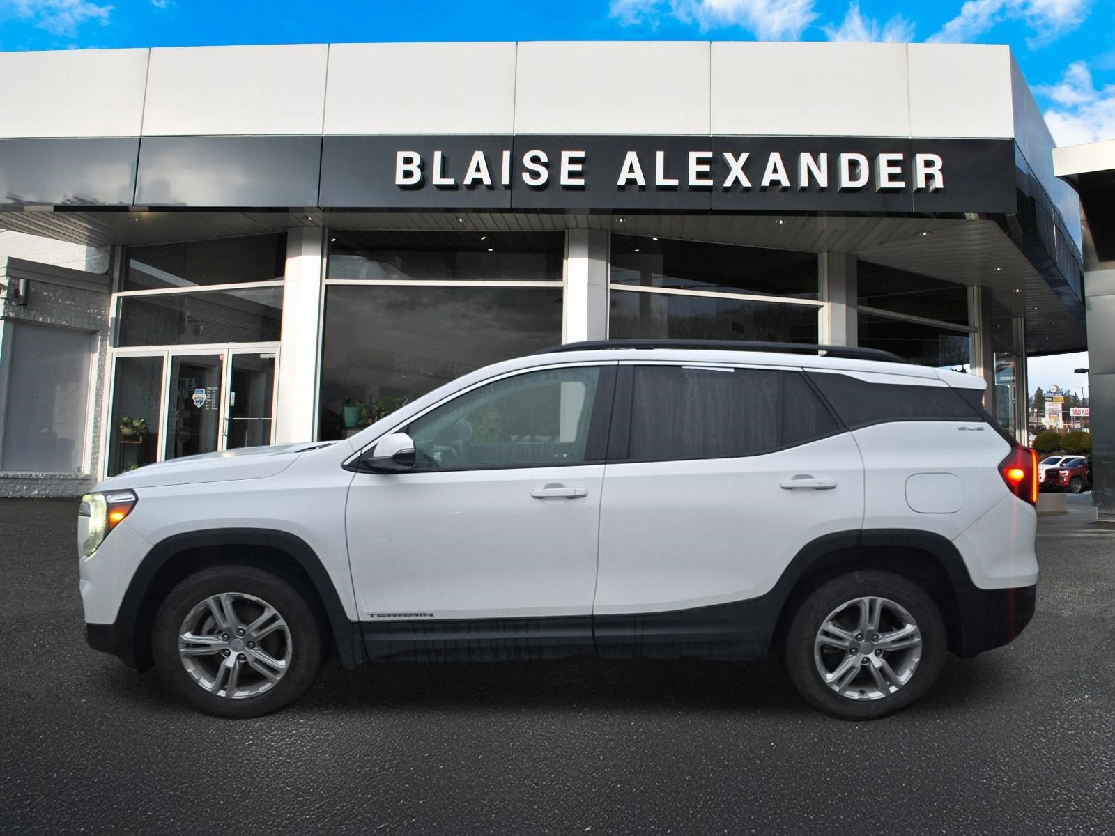 2023 GMC Terrain SLE