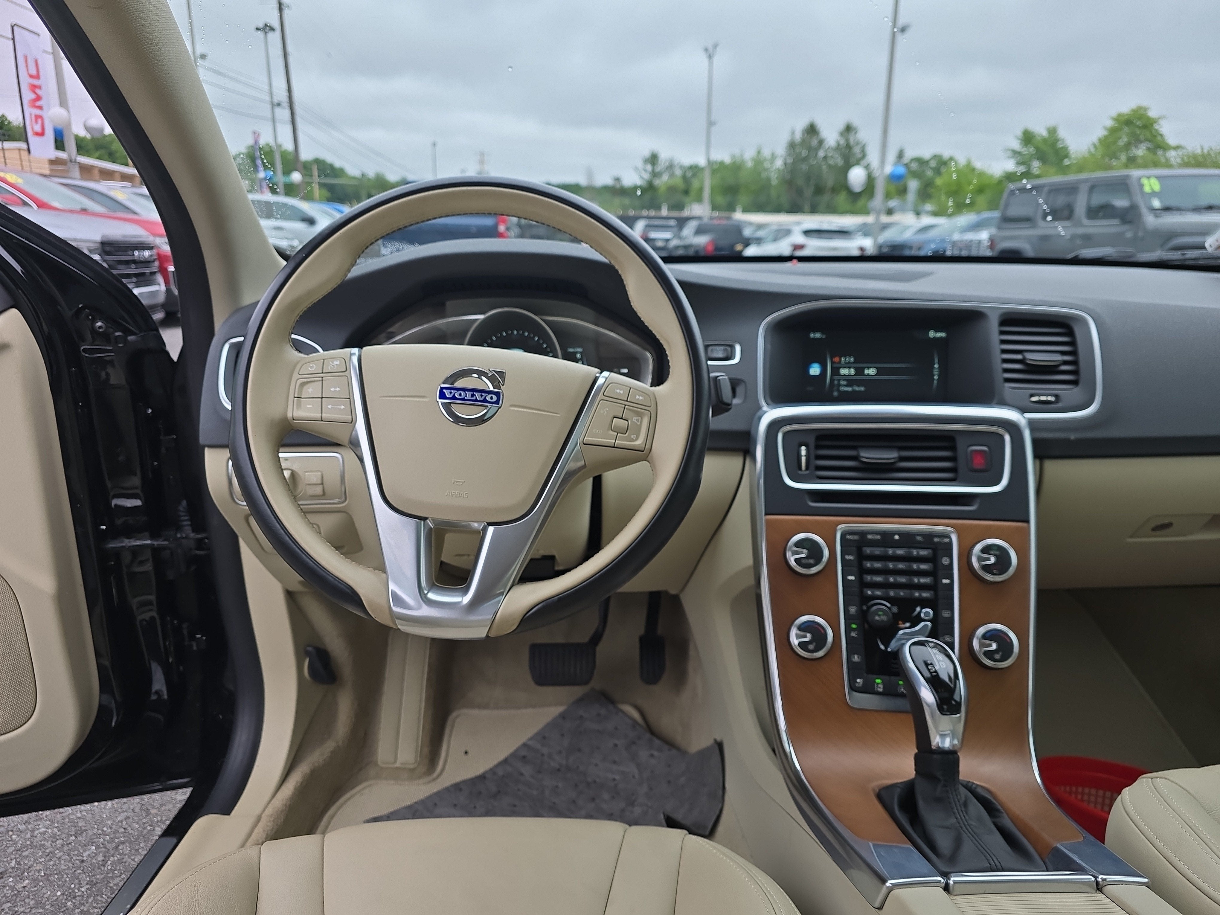 2016 Volvo S60 Inscription T5 Drive-E Platinum