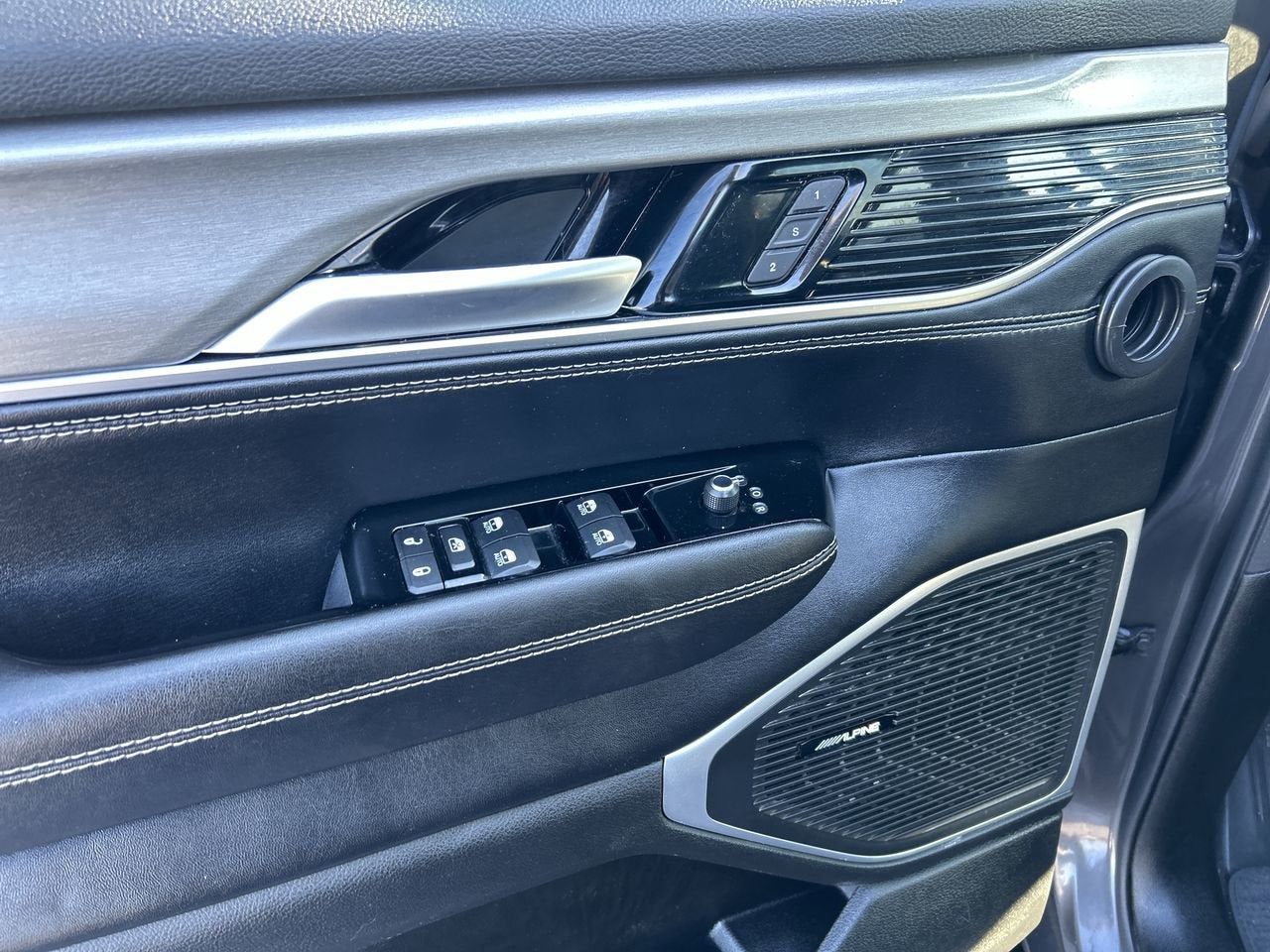 2023 Jeep Wagoneer Series II Carbide