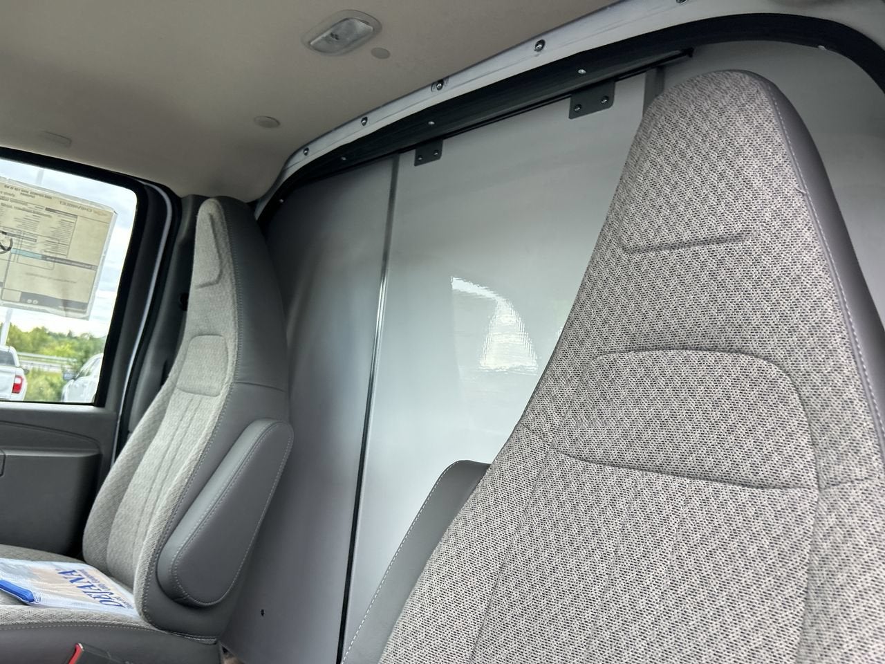 2026 Chevrolet Express Cutaway 3500 1WT