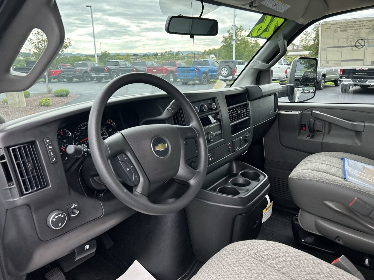 2026 Chevrolet Express Cutaway 3500 1WT