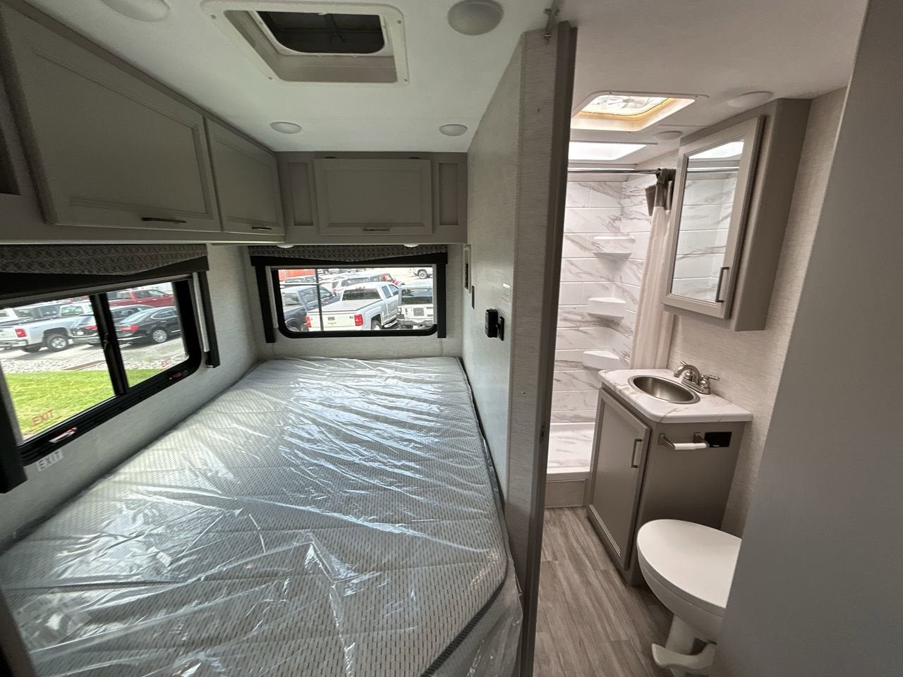 2023 Chevrolet Express Cutaway 3500 1WT