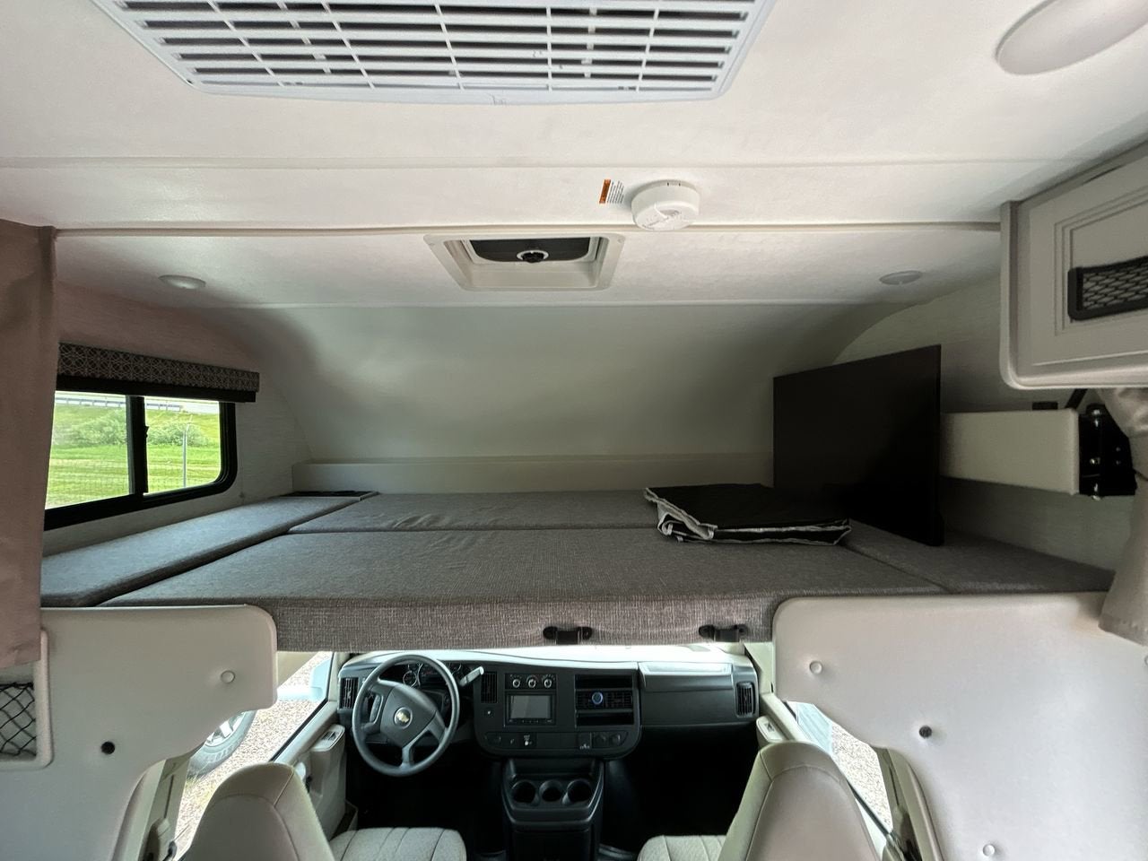 2023 Chevrolet Express Cutaway 3500 1WT