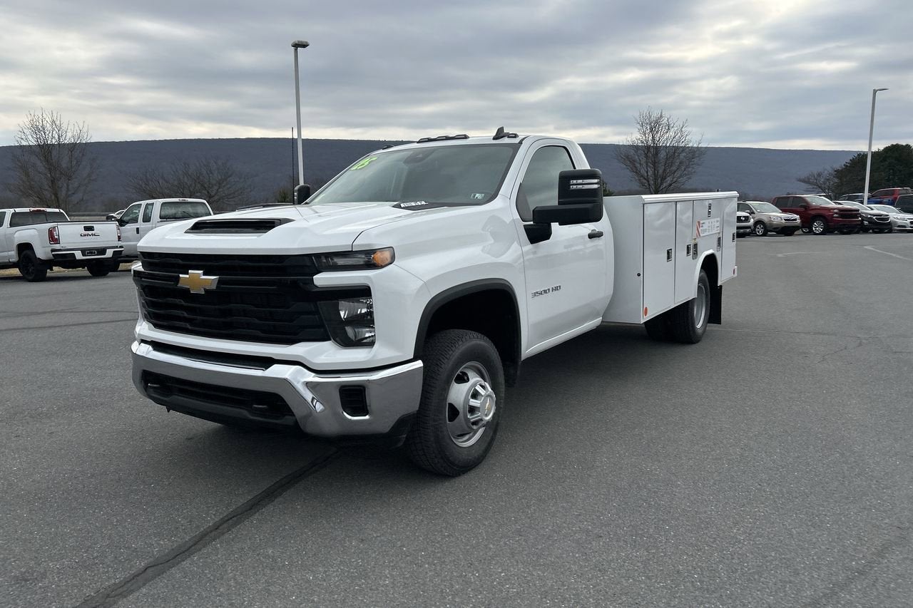 2025 Chevrolet Silverado 3500 HD Chassis Cab Work Truck