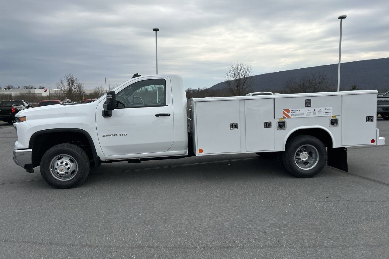 2025 Chevrolet Silverado 3500 HD Chassis Cab Work Truck