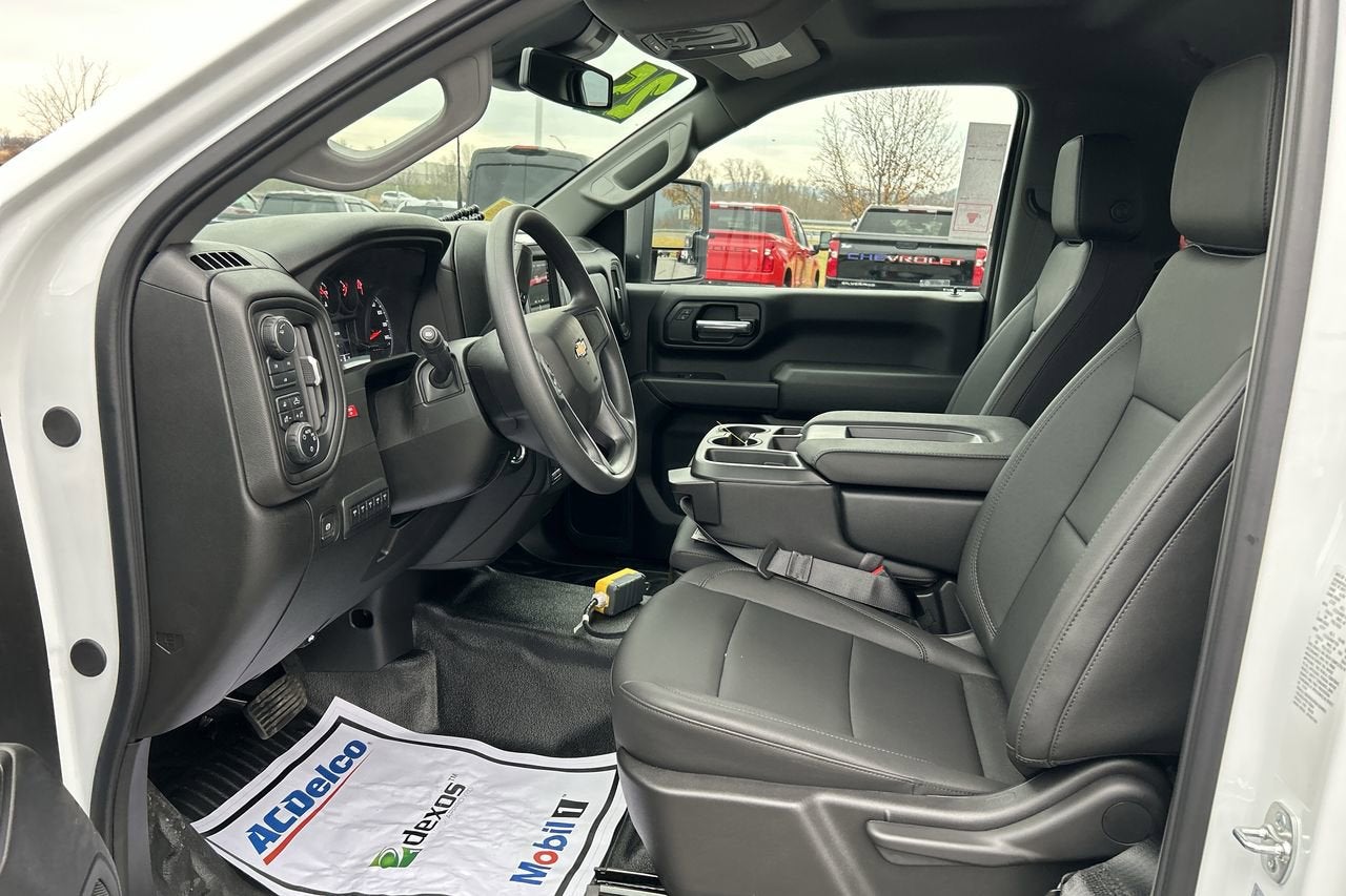 2025 Chevrolet Silverado 3500 HD Chassis Cab Work Truck