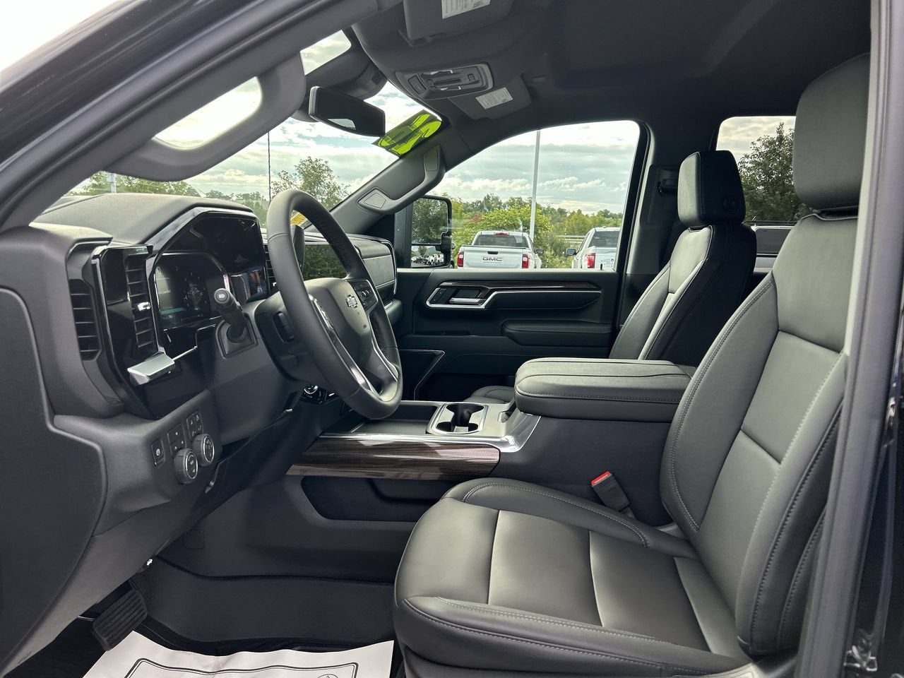 2026 Chevrolet Silverado 3500 HD LT - Photo 22