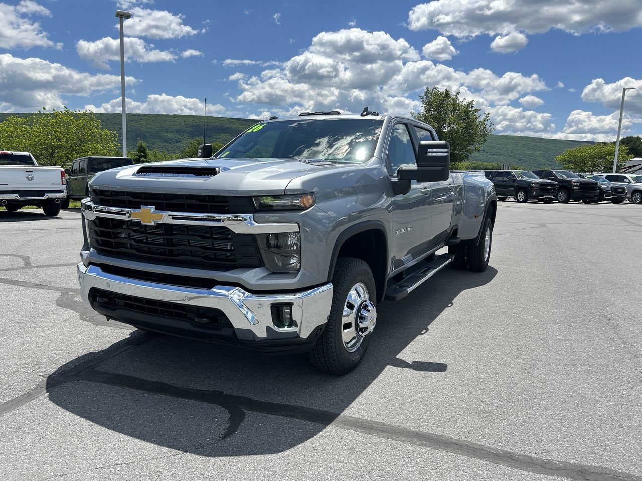 2026 Chevrolet Silverado 3500 HD LT - Photo 3