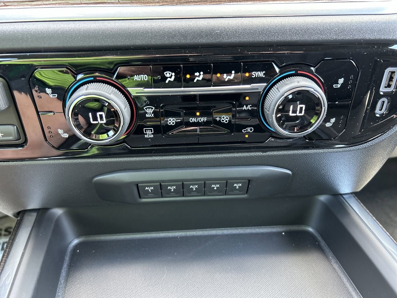 2026 Chevrolet Silverado 3500 HD LT - Photo 36