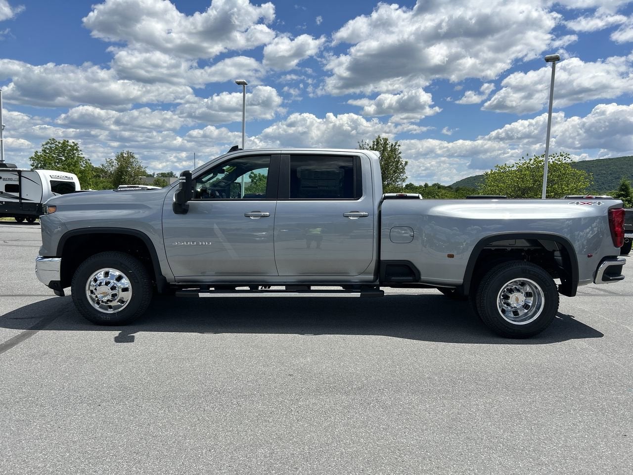 2026 Chevrolet Silverado 3500 HD LT - Photo 4