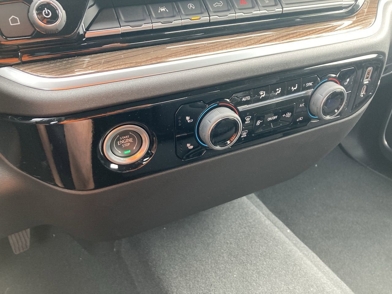 2022 Chevrolet Silverado 1500 LT (2FL)