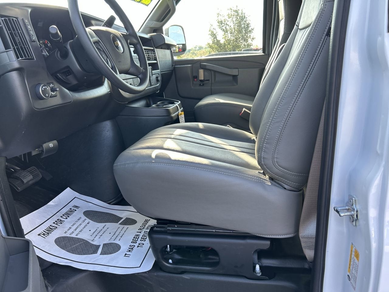 2025 Chevrolet Express Cargo 2500 WT