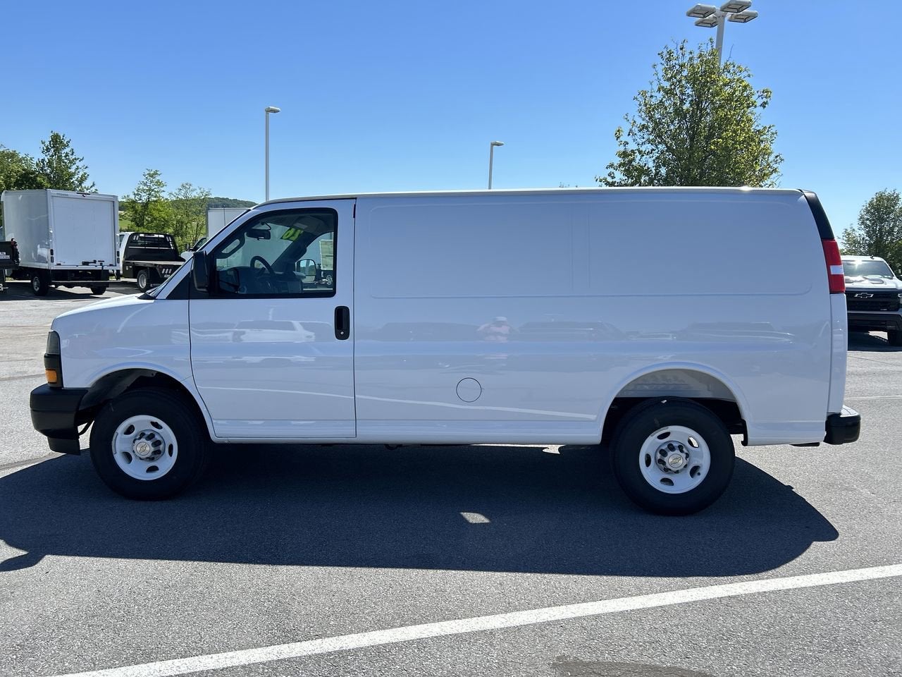 2026 Chevrolet Express Cargo 1WT