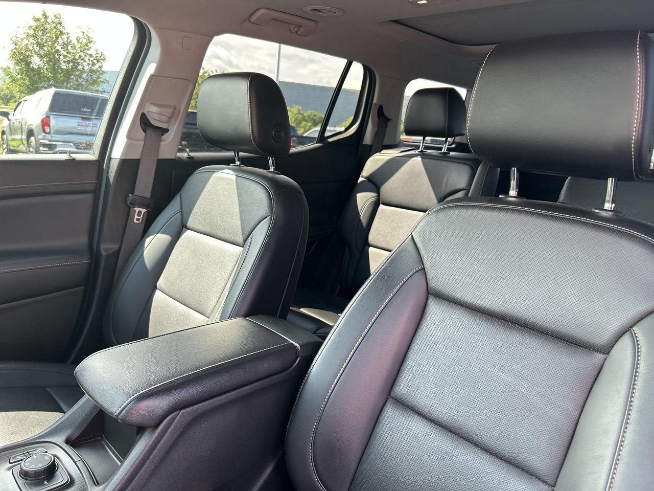 2021 GMC Acadia SLT