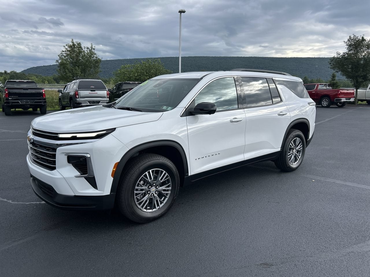 2027 Chevrolet Traverse LT