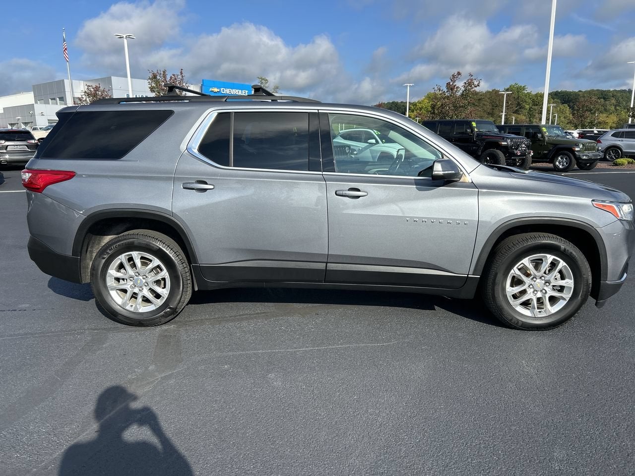 2021 Chevrolet Traverse LT Cloth