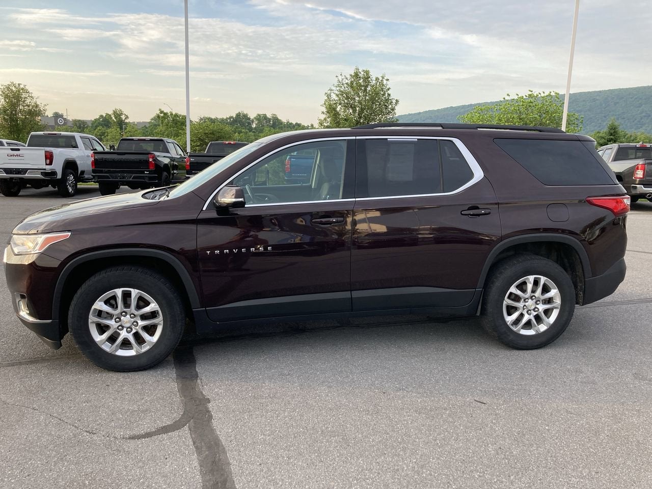 2020 Chevrolet Traverse LT Cloth