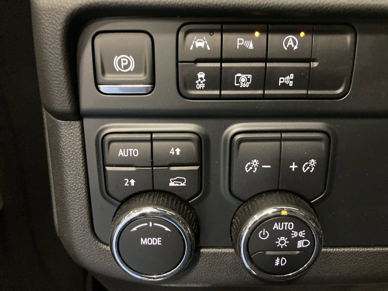 2025 Chevrolet Suburban RST