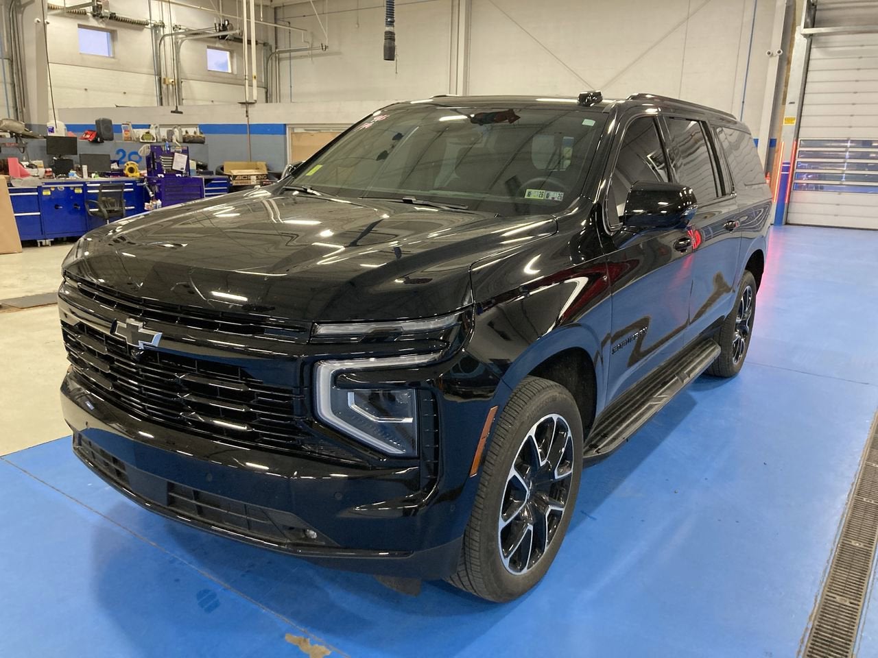 2025 Chevrolet Suburban RST