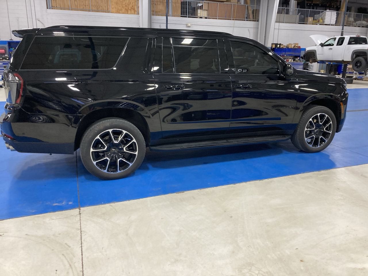 2025 Chevrolet Suburban RST