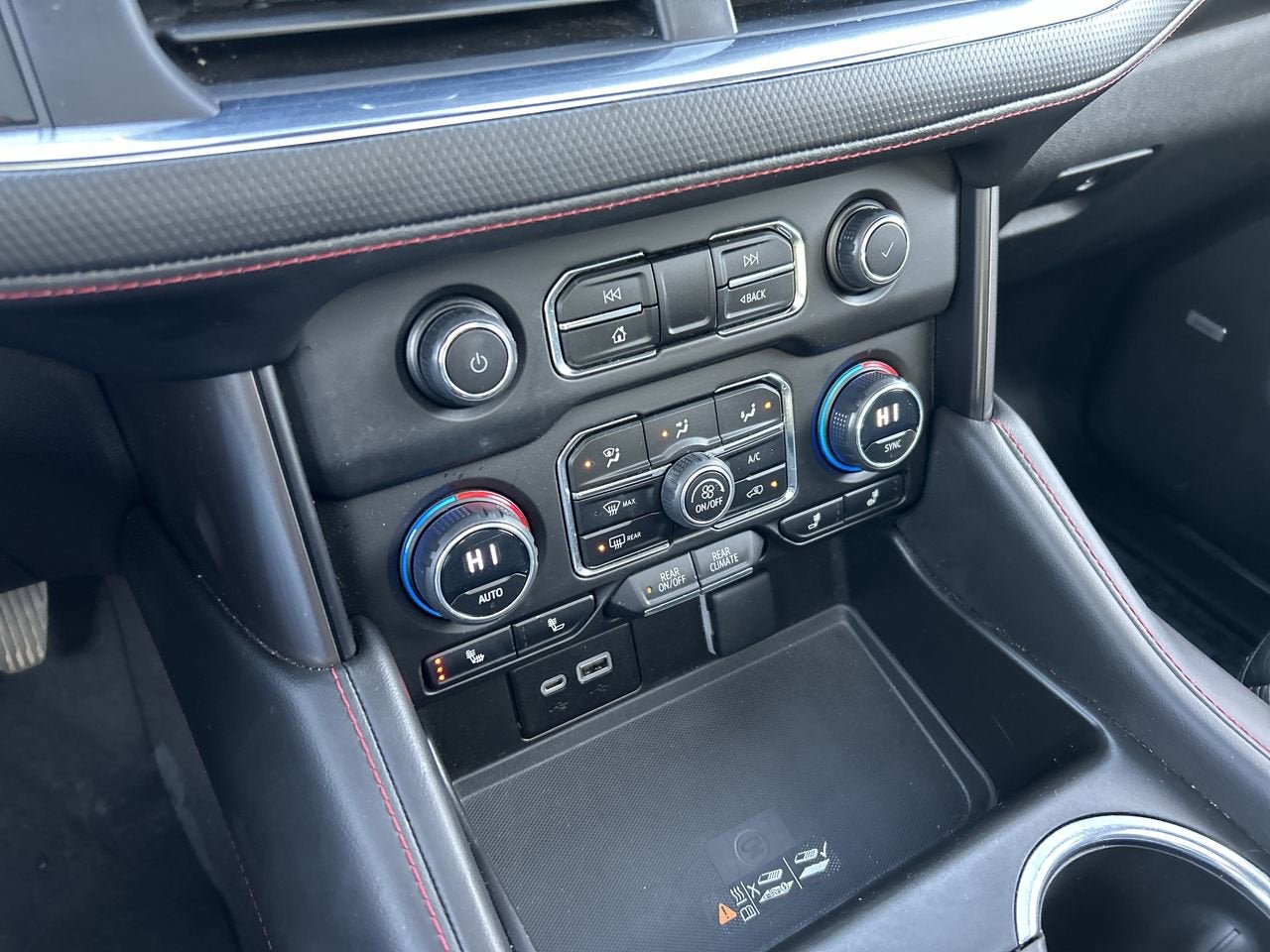 2023 Chevrolet Suburban RST