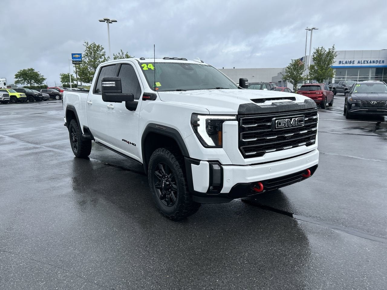 2024 GMC Sierra 4WD Crew Cab Standard Box AT4's photo