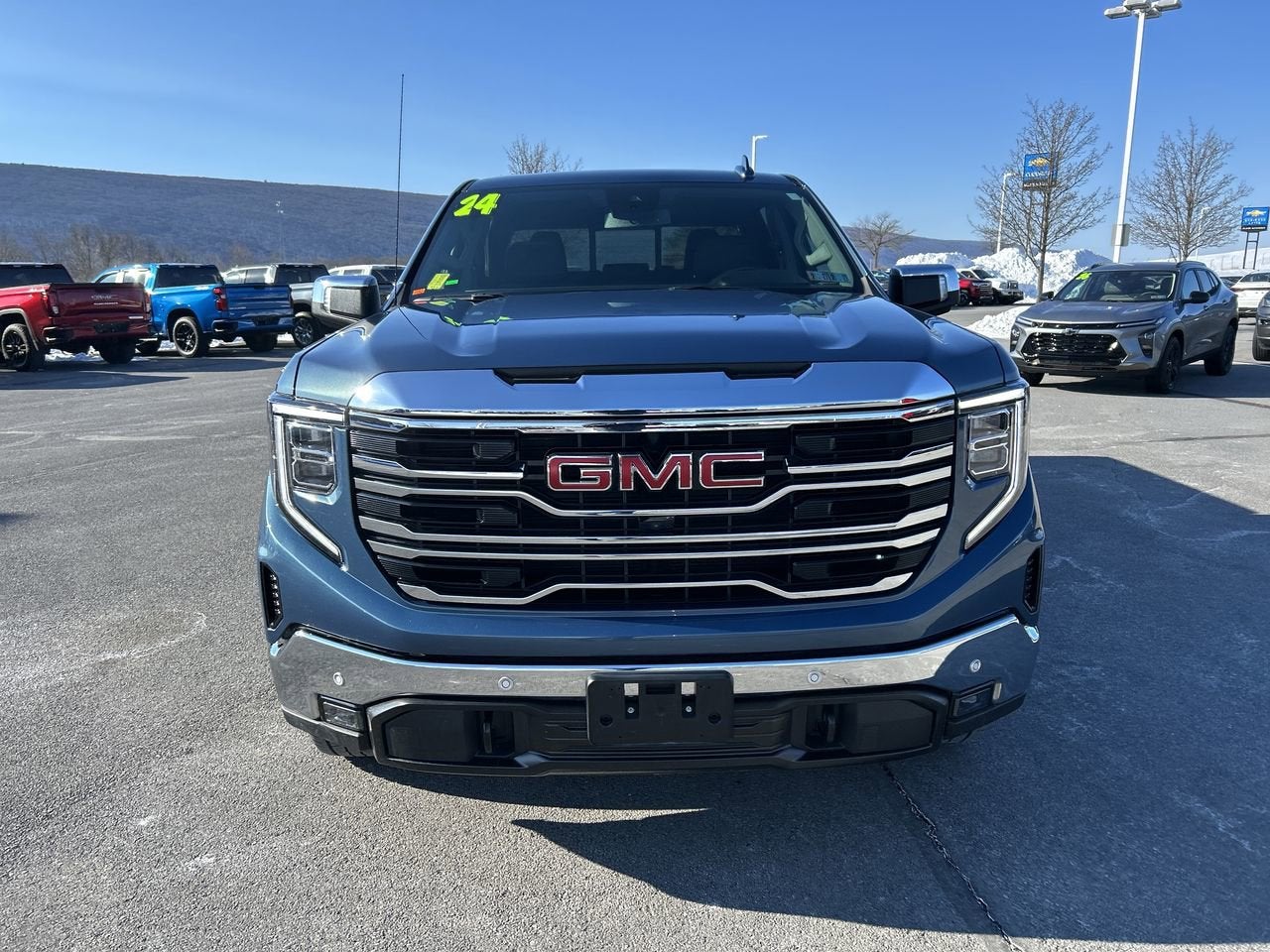 2024 GMC Sierra 1500 SLT