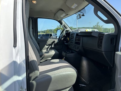 2025 Chevrolet Express Cutaway 3500 1WT