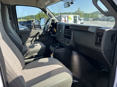 2025 Chevrolet Express Cutaway 3500 1WT
