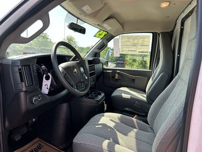 2025 Chevrolet Express Cutaway 3500 1WT