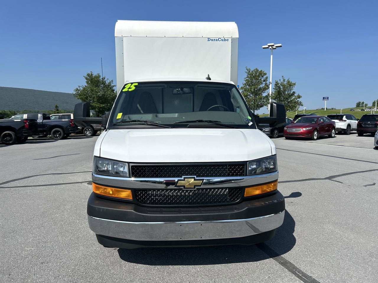 2025 Chevrolet Express Cutaway 3500 1WT