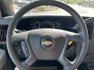 2025 Chevrolet Express Cutaway 3500 1WT