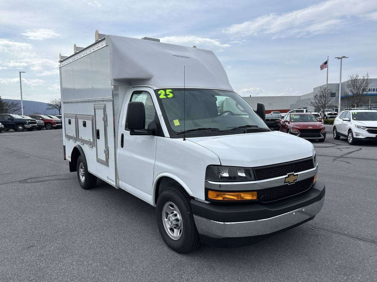 2025 Chevrolet Express Cutaway 3500 1WT