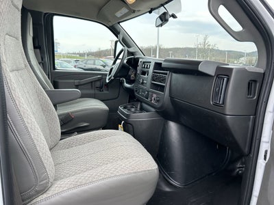 2025 Chevrolet Express Cutaway 3500 1WT