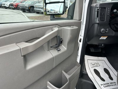 2025 Chevrolet Express Cutaway 3500 1WT