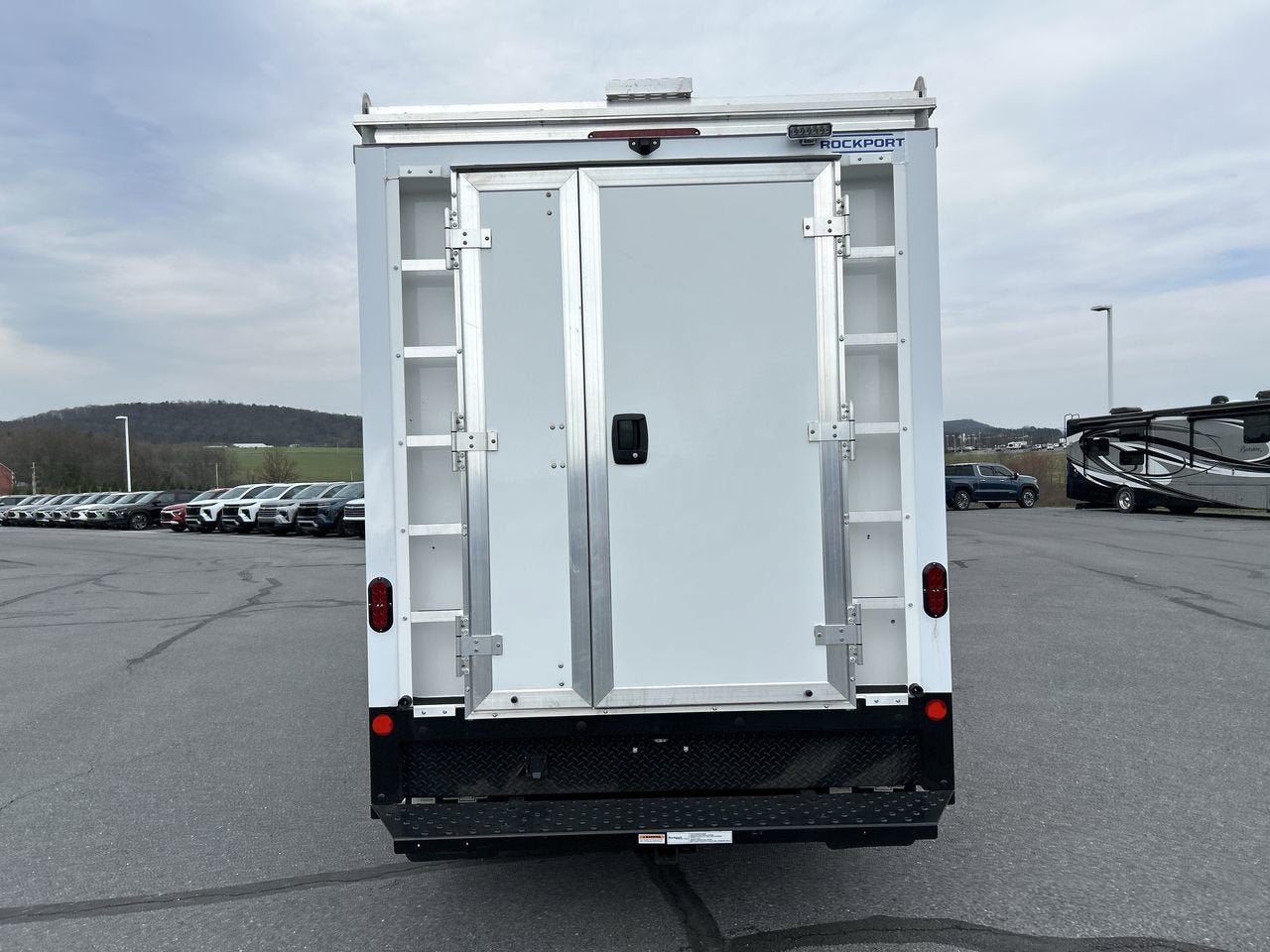 2025 Chevrolet Express Cutaway 3500 1WT