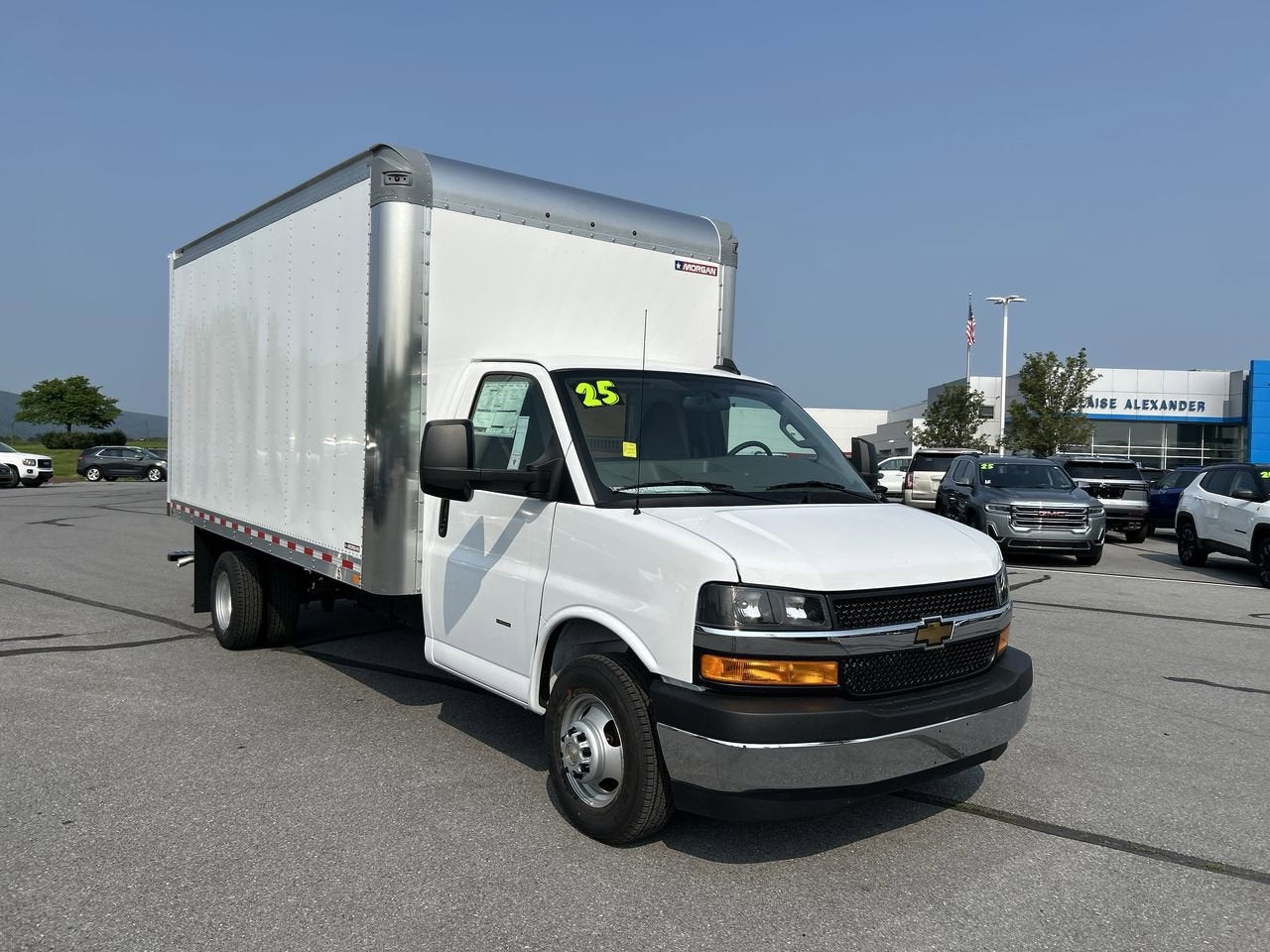 2025 Chevrolet Express Cutaway 3500 1WT